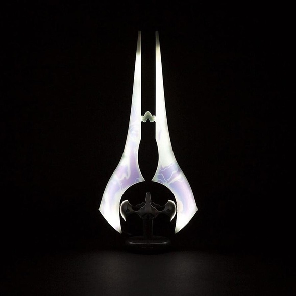 Halo Light Up Energy Sword 14 Collectable Desktop Lamp - Picture 2 of 3